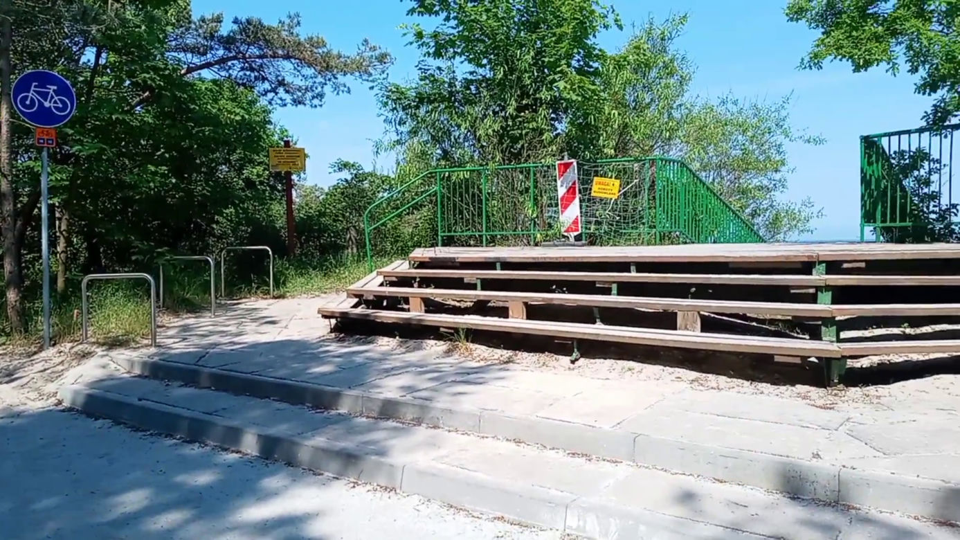 Rowerzyści kontra naturyści. Słynna naga plaża przestanie istnieć?
