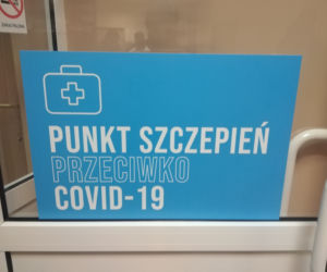 RZESZÓW: To historyczny moment! Pierwszą zaszczepioną przeciw COVID-19 jest epidemiolog