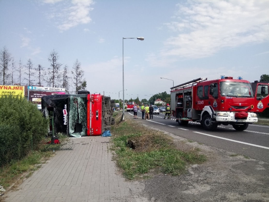 Wypadek Polskiego Busa w Nowej Dębie