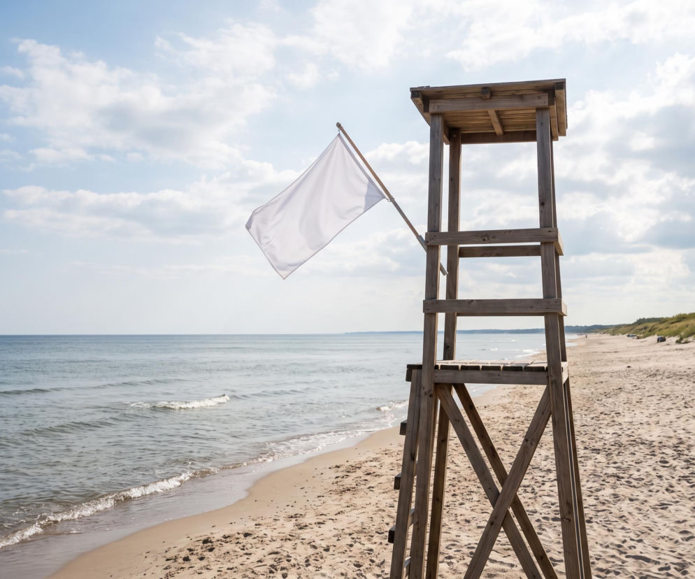 Sinice Chałupy. Czy w Chałupach można się kąpać 26.08? Flaga, warunki pogodowe