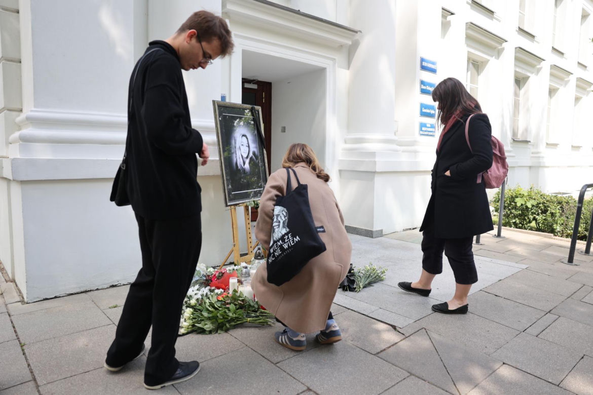 Upamiętnienie brutalnie zaatakowanej pracowniczki UW (8.05.2025)
