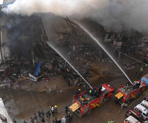 Pakistan/ Co najmniej 11 ofiar śmiertelnych pożaru w centrum handlowym w Karaczi