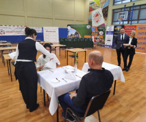 Już po raz ósmy w Siedlcach rywalizowali młodzi kelnerzy z całej Polski