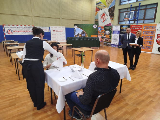 Już po raz ósmy w Siedlcach rywalizowali młodzi kelnerzy z całej Polski