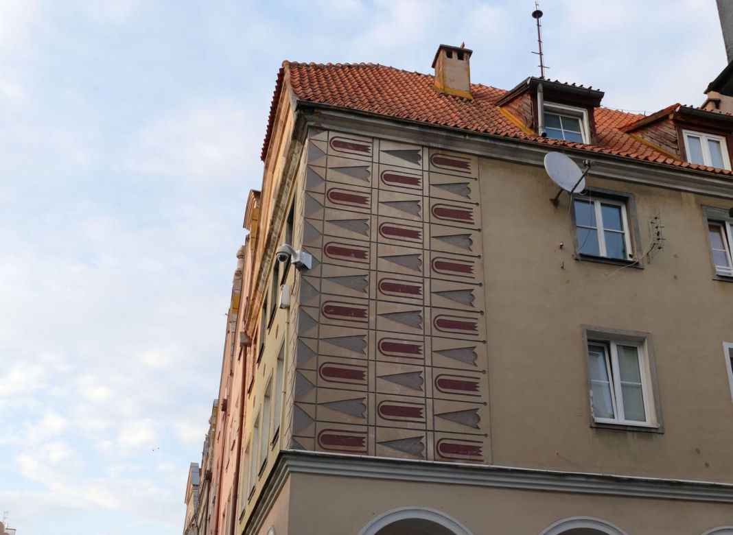 Sgraffito na elewacji. Skąd pochodzi technika sgraffito? Jak powstaje sgraffito? 