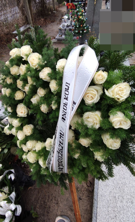 Grób tragicznie zmarłej 14-latki. Całe Wierzchosławice płaczą po jej śmierci
