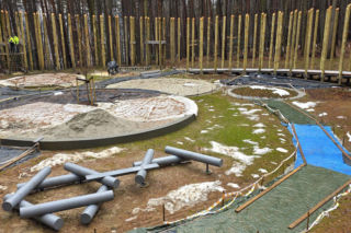 Wznosi się Orbisfera na Miejskiej Górze w Starym Sączu 