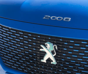 Peugeot e-2008 GT 136 KM