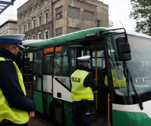  Koronawirus na Śląsku: MNÓSTWO mandatów za brak masek. Policjanci nie mają litości! Idą na REKORD