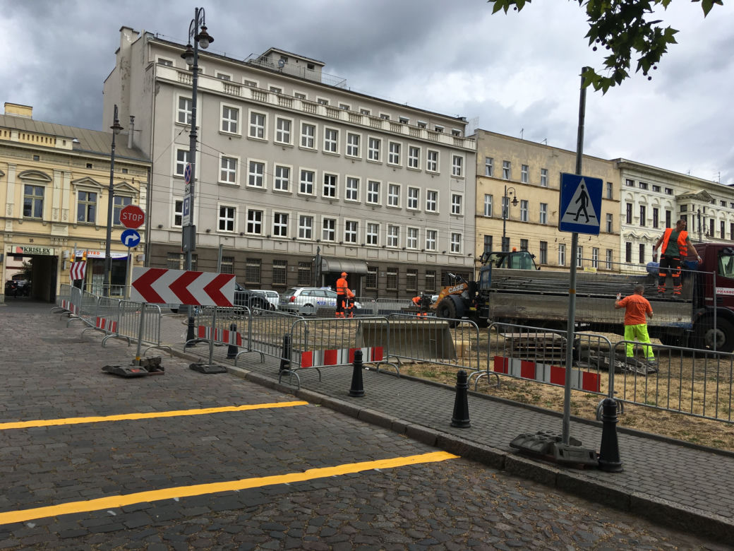Uwaga bydgoszczanie! Rozpoczęły się prace nad przebudową ul. Focha [ZDJĘCIA]