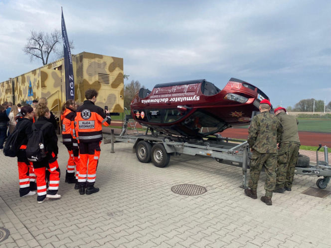 Wojsko opanowało Nowy Sącz.  Ruszyły Wojskowe Targi Służby i Pracy