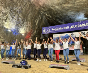 Trening fitness na stepie 600 metrów pod ziemią. Poznanianki zawalczyły o rekord Guinnessa