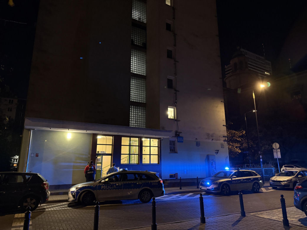 Przebrani za policję wtargnęli do mieszkania. Nieoficjalnie: Bandyci zabrali milion złotych w gotówce