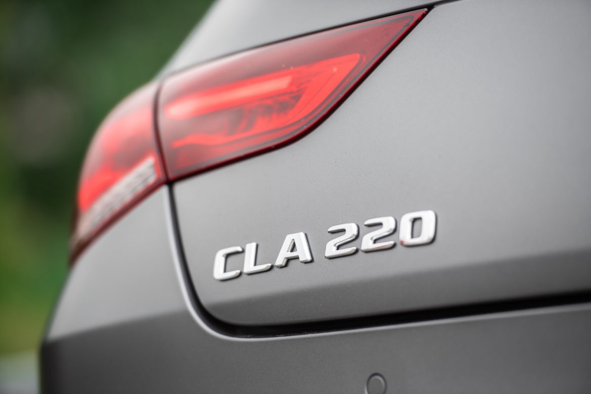 Mercedes-Benz CLA 220 4MATIC 7G-DCT
