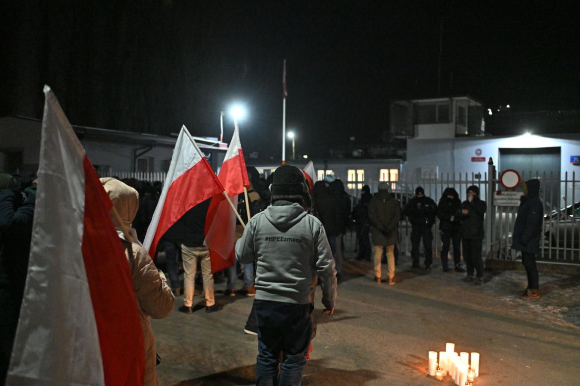 Kamiński i Wąsik w areszcie. Wielki protest w Warszawie
