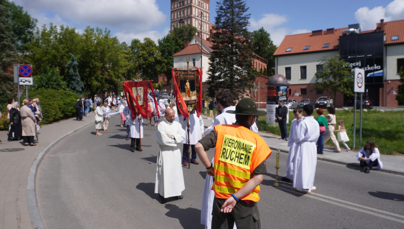 Boże Ciało 2025. Tysiące osób uczestniczyło w olsztyńskich procesjach