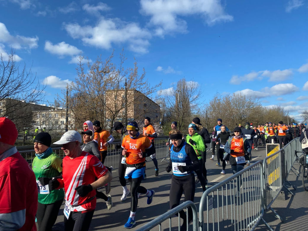 DOZ Maraton Łódź 2025. Biegacze opanowali Łódź