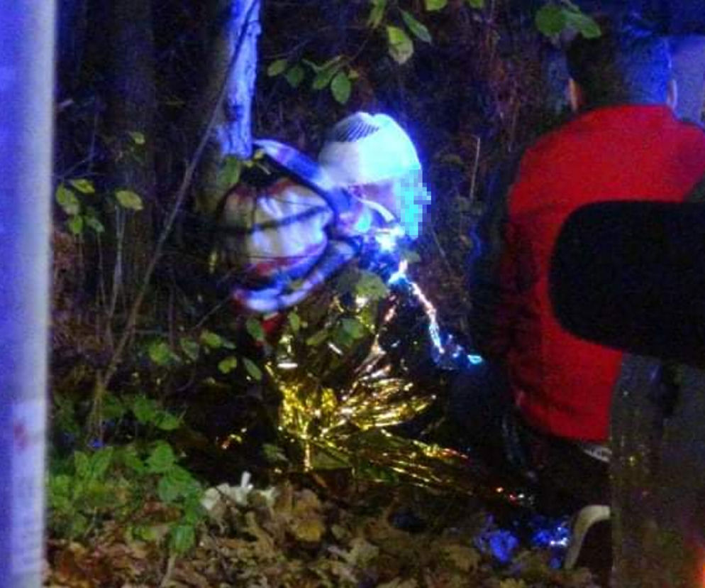 Dramatyczna akcja straży pożarnej. Dwie osoby zakleszczone we wraku