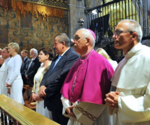 Syn Szydło, ks. Tymoteusz odprawił mszę. Na prymicji Kaczyński i Rydzyk 