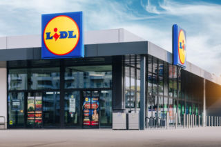 Lidl kusi podwyżkami pensji. Tyle zarobią pracownicy Lidla w 2026 roku