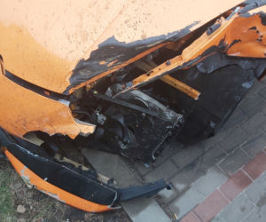 Kierowca luksusowego lamborghini porzucił auto po kolizji