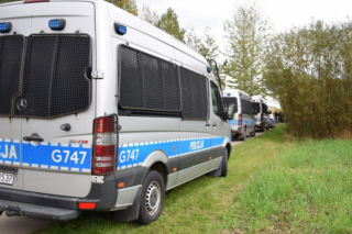 Przyłożył mu ostrze do szyi i kazał wsiąść do bagażnika. 19-latek został porwany przez bandytę