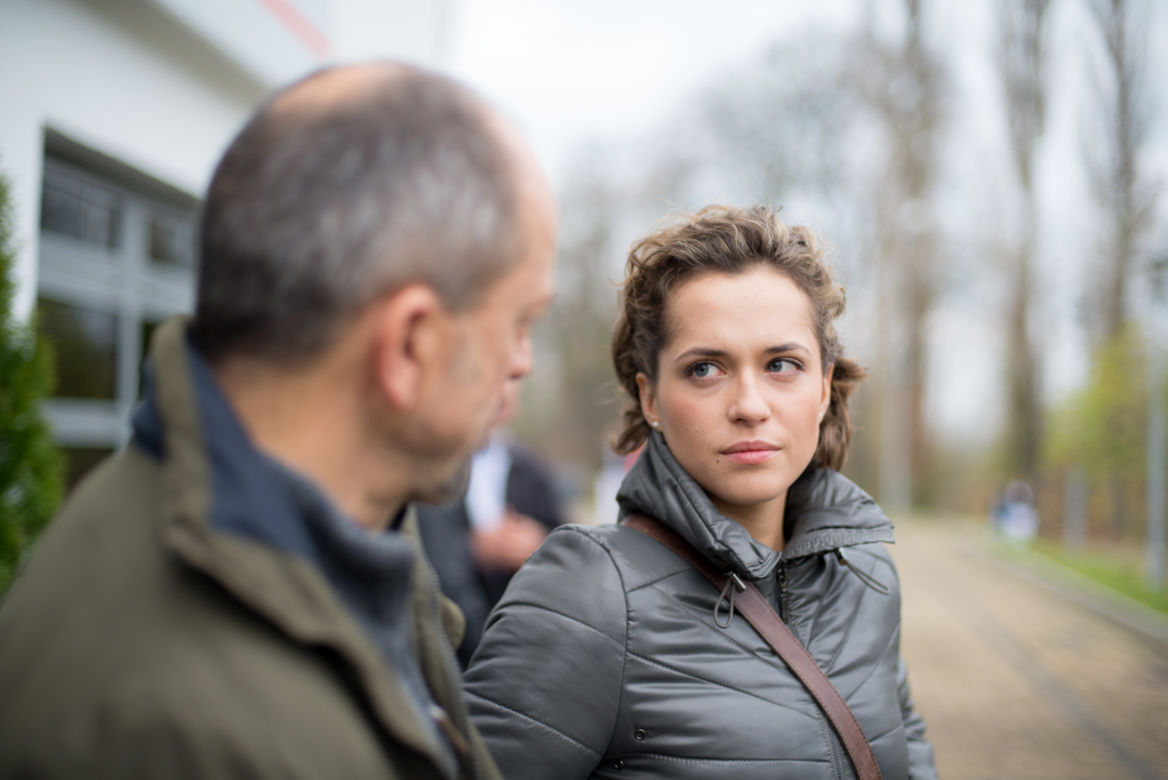 Lekarze 4 odcinek 3 Basia (Aleksandra Hamkało) Leon (Jacek Koman)