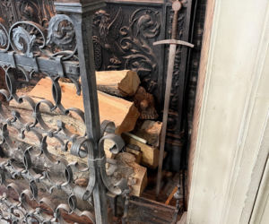 Co naprawdę dzieje się w zamku Zdrajców? Mamy zdjęcia zza kulis hitu TVN!