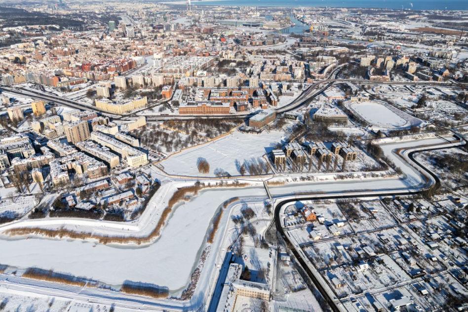Blaszanka nie zaczyna się od architektury