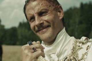 Ujawniamy nową rolę Sebastiana Fabijańskiego. W DZIKIM zagra najmroczniejszą postać swojej kariery