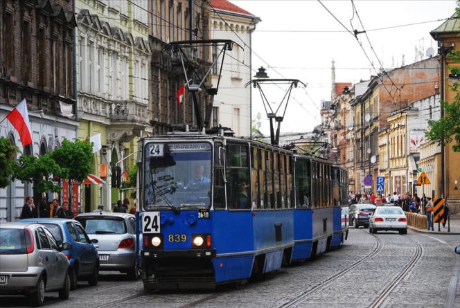 Pamiętają czasy Gierka i wożą krakowskich pasażerów od 48 lat. Tramwaje 105N przeżyły sześciu prezydentów! 