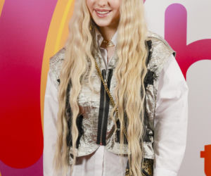 Metropolita przeprasza za zgorszenie w kościele na Mazowszu. Gwiazda Eurowizji prężyła gołe pośladki przed ołtarzem