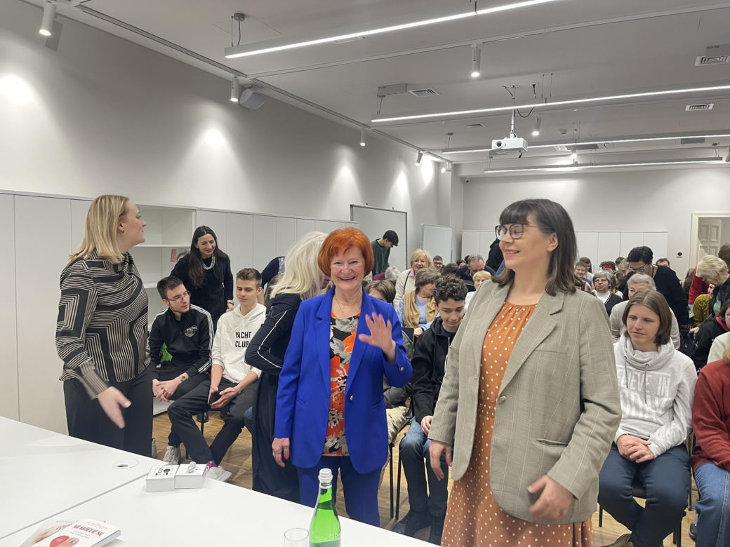 Sędzia Anna Maria Wesołowska spotkała się z młodzieżą. Opowiedziała co pomoże uniknąć zagrożeń w przyszłości