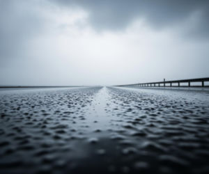 Tragiczny wypadek autobusu w Indonezji. Czy to sygnał do zmian?