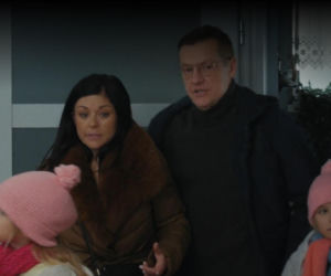 M jak miłość odc. 1931. Kinga (Katarzyna Cichopek), Piotrek (Marcin Mroczek), bliźniaczki Zuzia i Emilka (Antonina i Michalina Bonecka)