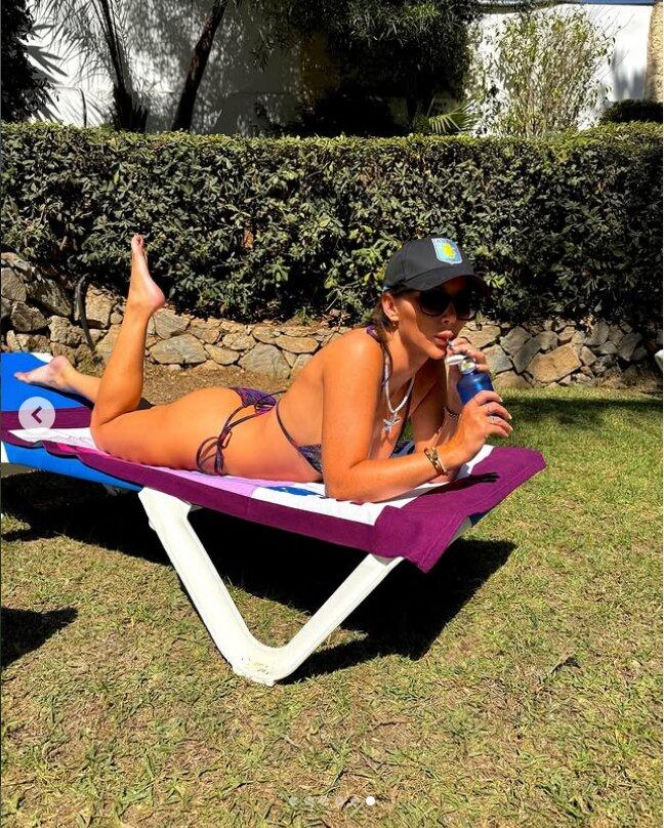 Kate Tracey, seksowna dziennikarka