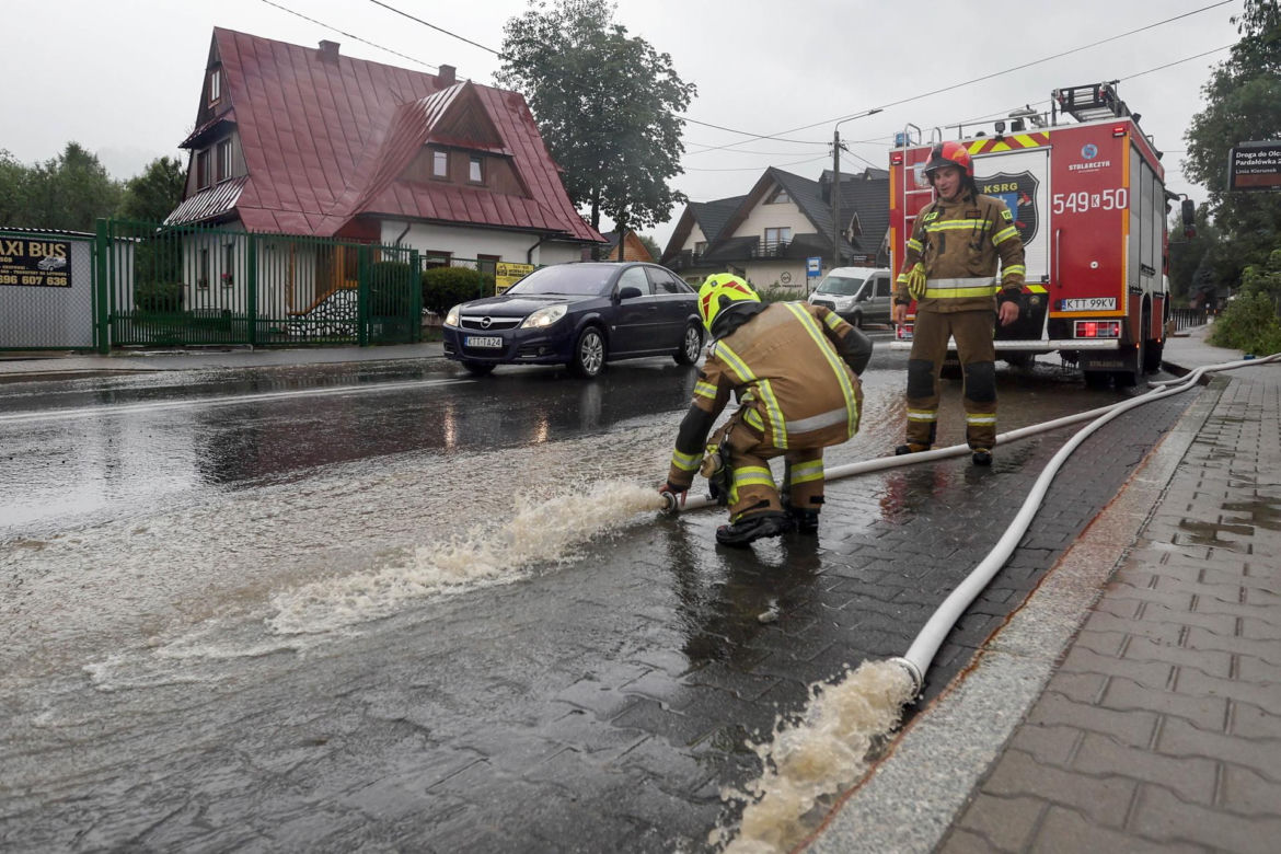 Zakopianka zalana! Ogromna ulewa nad Podhalem [ZDJĘCIA].