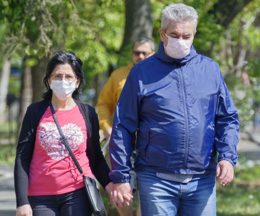 Polacy o koronawirusie: PRZESADNE reakcje na EPIDEMIĘ? Tak oceniamy KRYZYS