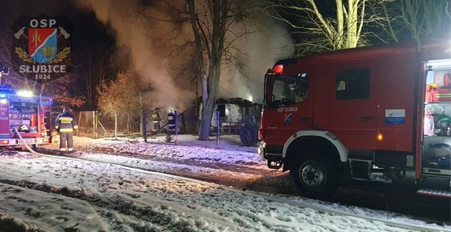 Z jej domu pod Płockiem nic nie zostało. Uratowała się z pożaru, ale straciła dorobek życia! [ZDJĘCIA]