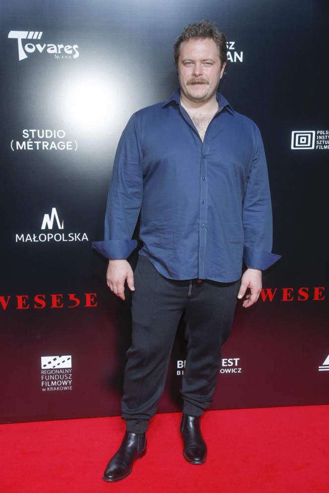 Tomasz Schuchardt kiedyś i dziś. Aktor słynie z metamorfoz, bywa niemal nie do poznania