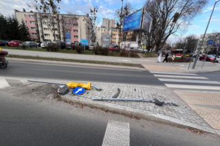 „Wyczynowiec” na Bielanach kierował z 3,4 promila alkoholu. Skosił wysepkę, cudem nie wjechał w przystanek