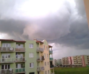 Trąba powietrzna nad Kaliszem 2011