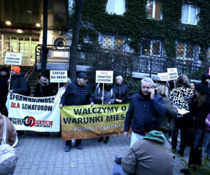 Seniorzy wylądują na ulicy? Lokatorzy protestują przeciwko podwyższeniu czynszu
