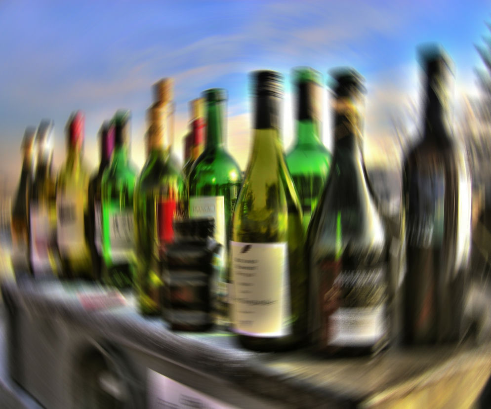 Bełchatów: Ile mieszkańcy przepili w pandemii? WYPITO alkoholu za GRUBE MILIONY! 