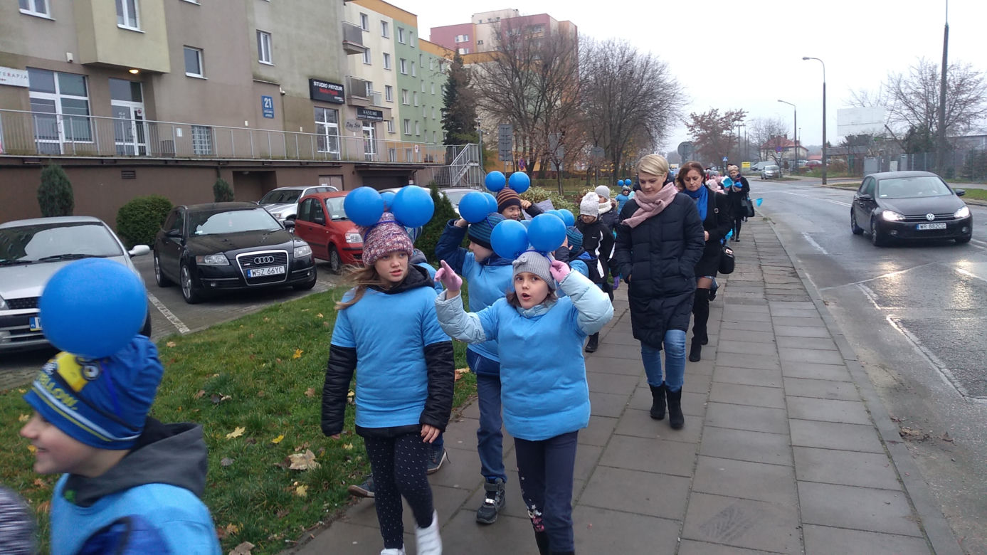 30 lat Konwencji Praw Dziecka. Uczniowie z radomskiej szkoły uczcili ważną datę