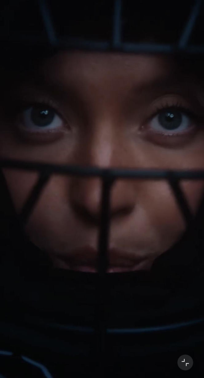 Rozebrana Sydney Sweeney w sportowej reklamie