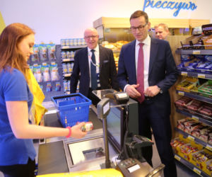 MATEUSZ MORAWIECKI ROBI ZAKUPY W LEVIATANIE