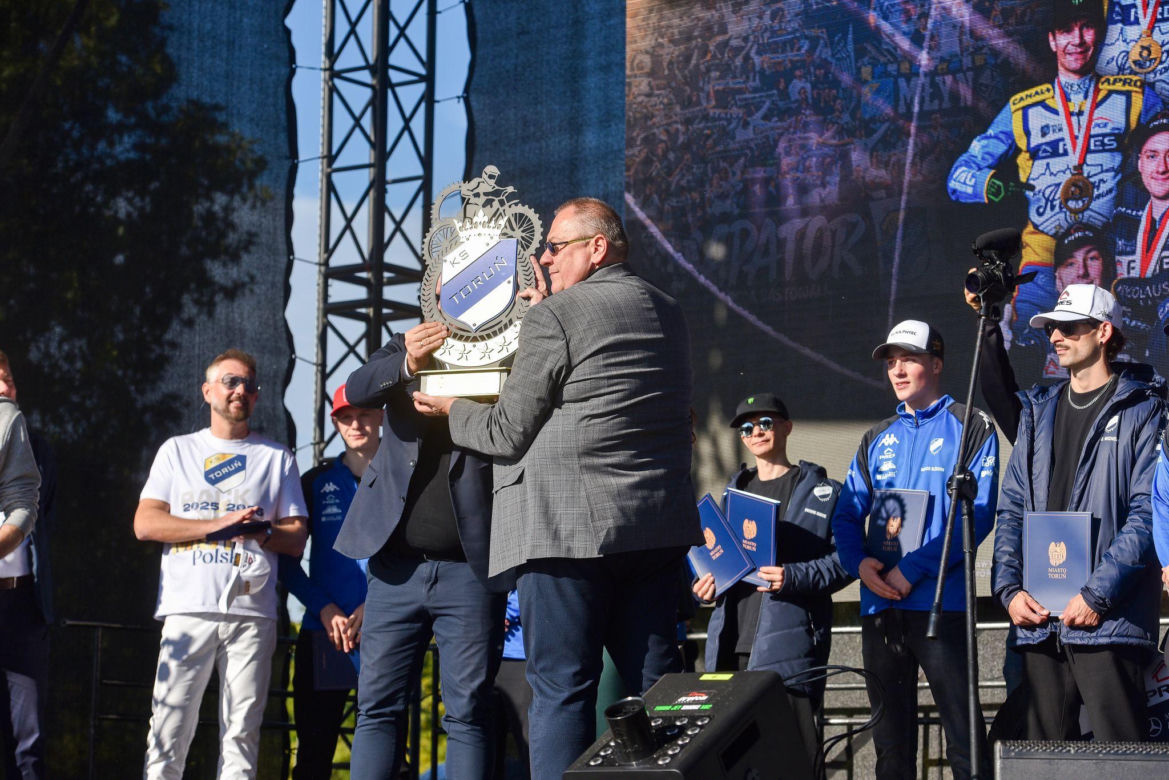 Tak PRES Toruń świętował mistrzostwo z kibicami! Feta pod Motoareną