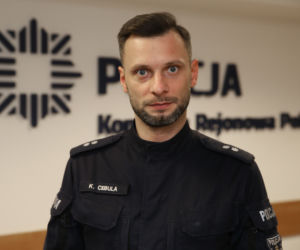 Wolontariusze pomagający uchodźcom wygonieni z dworca. Kolejna skandaliczna interwencja policji