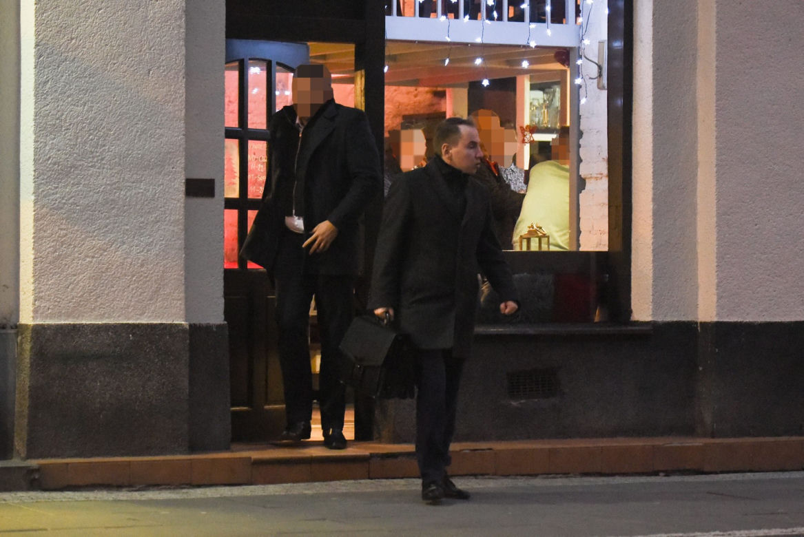 Andruszkiewicz limuzyną na obiadek w godzinach pracy